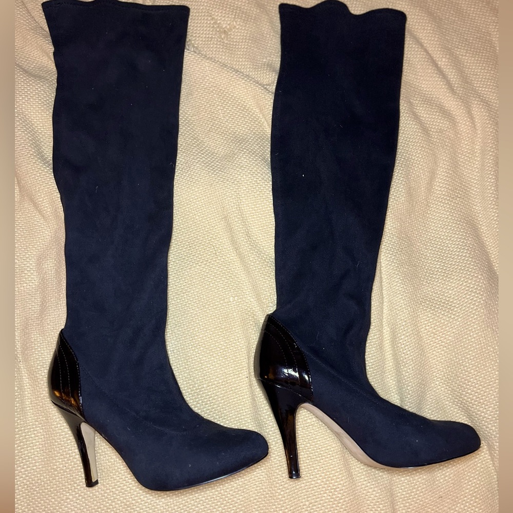 Size 8.5 beautiful black stretch high heel boots